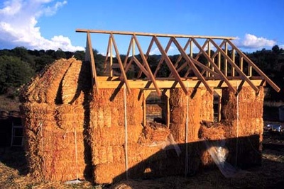 straw_bale_house_400