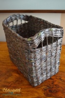 Magazinokból font kosár Magazinokból font kosár